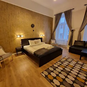superb-modern-style-apartment-at-gozsdu-garden.inbudapesthotels.com/